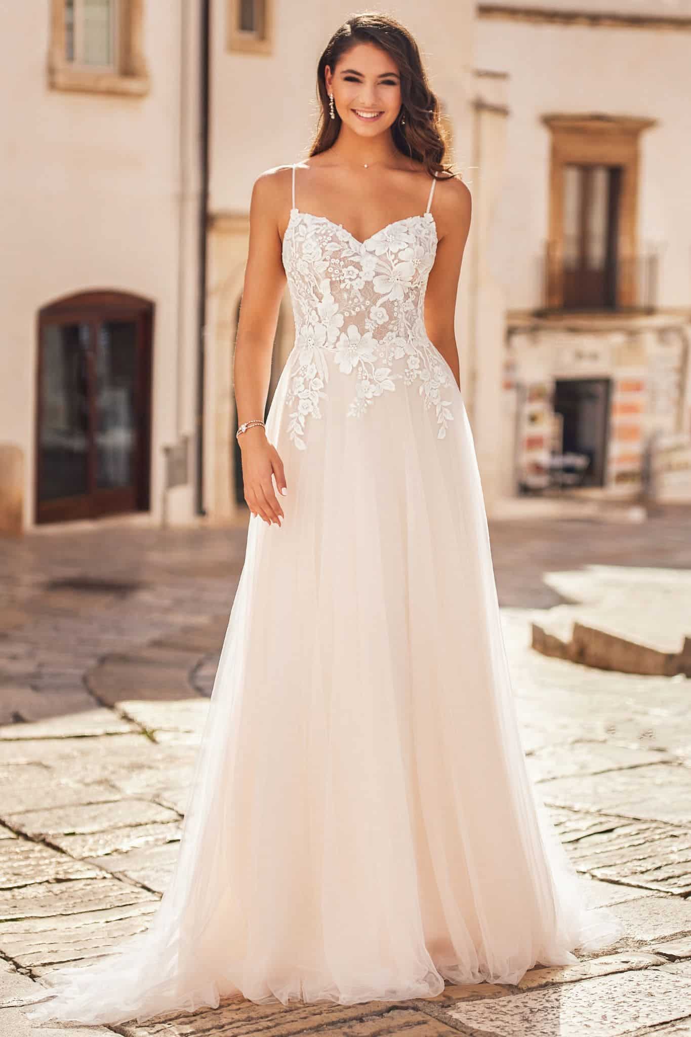 Brautkleid mit Spaghetti-Trägern und Tüll-Rock